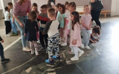 Posjet vrtićke skupine Krijesnice Pčelarskoj sekciji UZ Zadrugarići