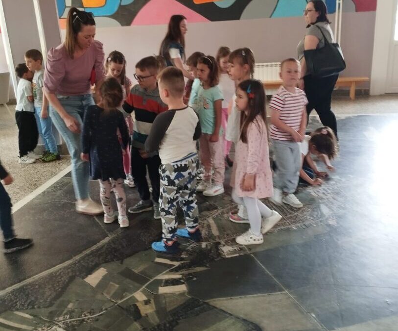 Posjet vrtićke skupine Krijesnice Pčelarskoj sekciji UZ Zadrugarići