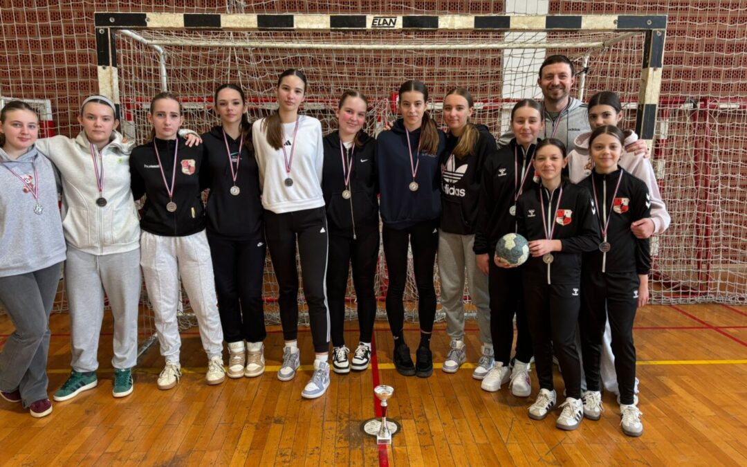 2.mjesto na Županijskom natjecanje u rukometu za djevojčice 7. i 8. razreda