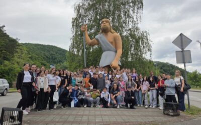 JEDNODNEVNI IZLET 5.r U KRAPINU